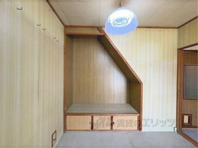 洋室　収納棚