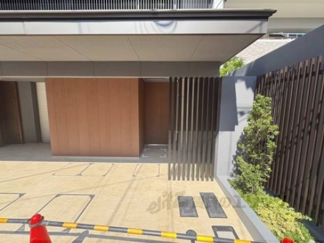 建設中