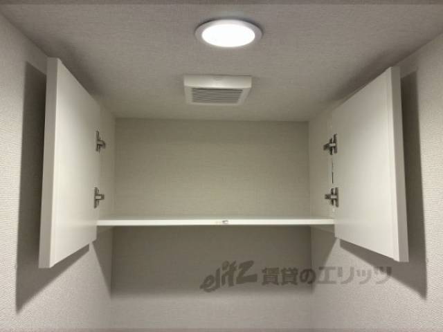 トイレ　トイレ棚