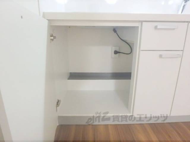 キッチン　収納下部