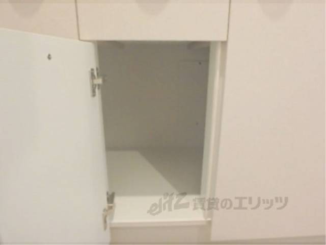 キッチン　収納下部