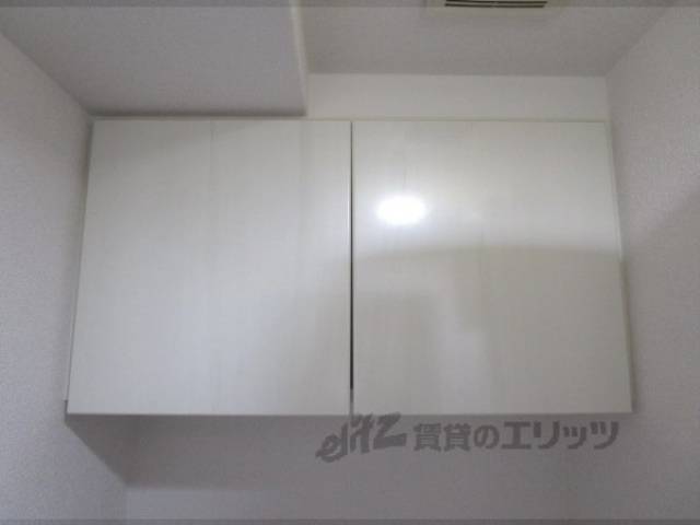 トイレ　上部収納
