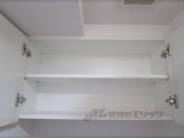 トイレ　上部収納