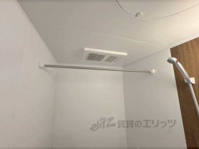 風呂　浴室物干し竿