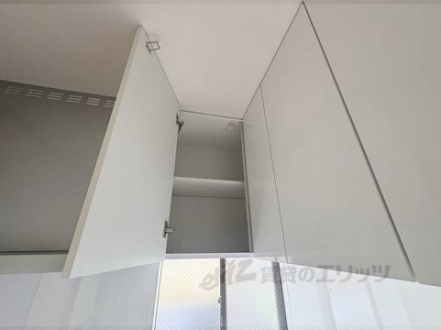 キッチン　上部収納