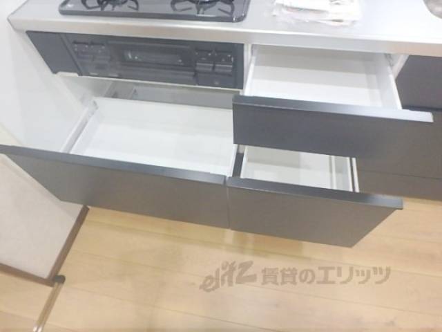 キッチン　収納下部