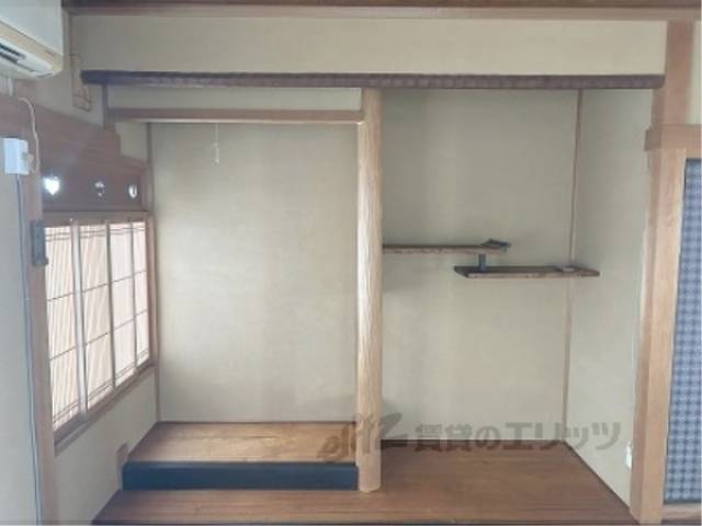 和室　床の間