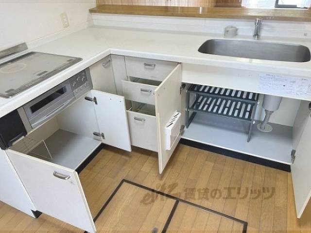 キッチン　下部収納