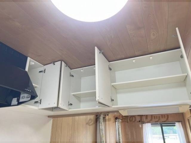 キッチン　上部収納