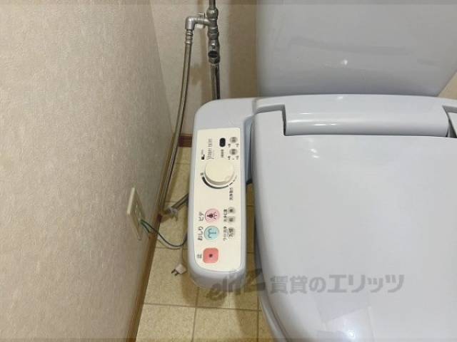 トイレ　洗浄機能付き便座