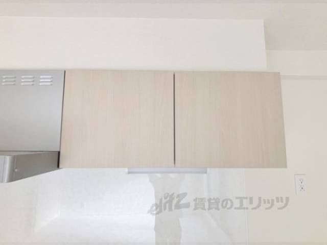 キッチン　上部収納