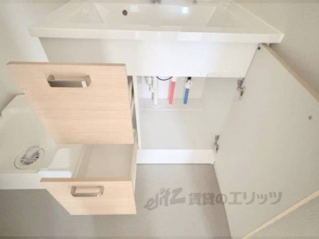洗面所　下部収納