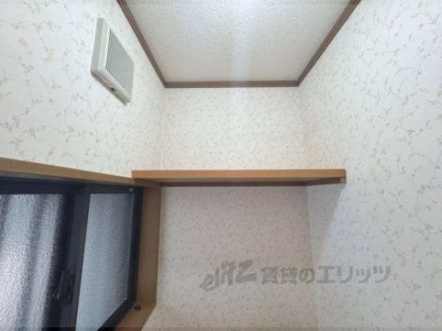 トイレ　物置