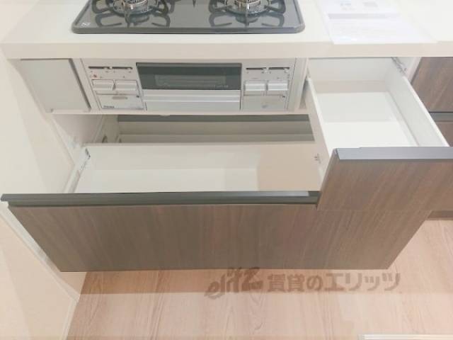 キッチン　収納下部