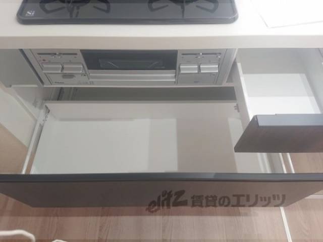 キッチン　収納下部
