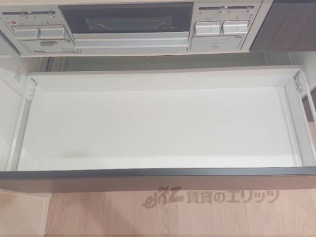 キッチン　収納下部
