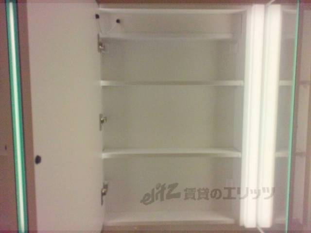 洗面所　収納上部