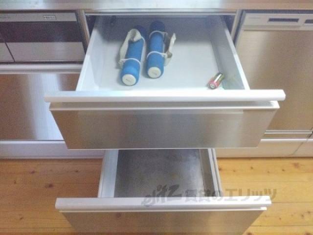 キッチン　収納下部