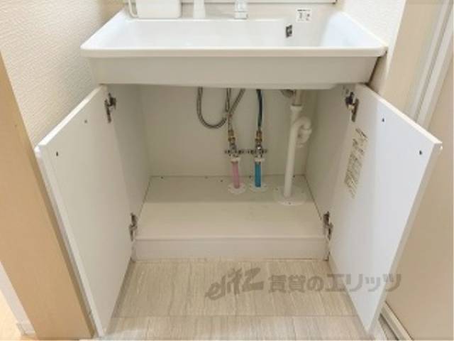 洗面所　下部収納