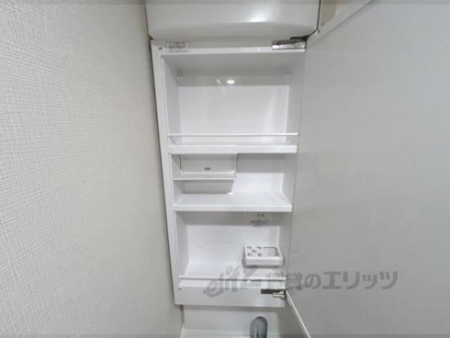 洗面所　上部収納