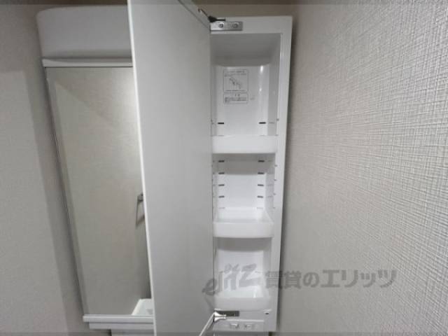 洗面所　上部収納