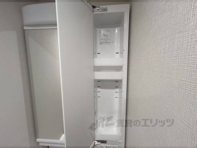 洗面所　上部収納