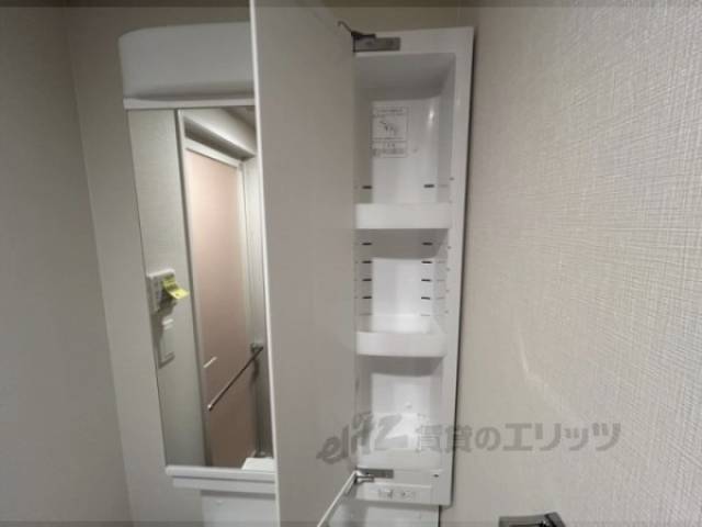 洗面所　上部収納