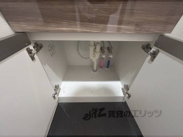 洗面所　下部収納