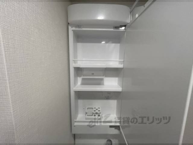 洗面所　上部収納