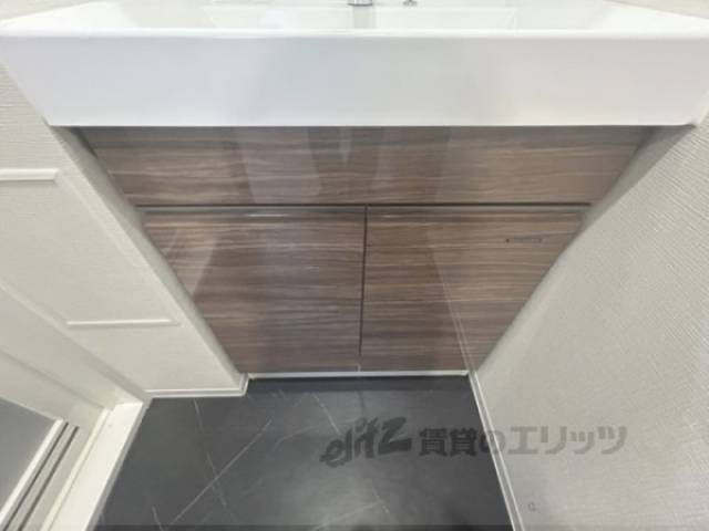 洗面所　下部収納