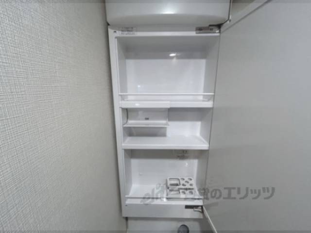 洗面所　上部収納