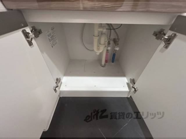 洗面所　下部収納