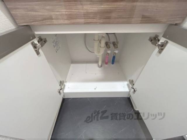 洗面所　下部収納