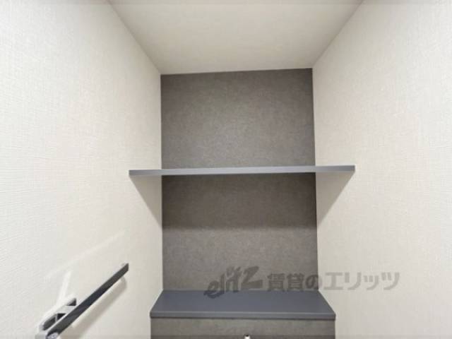 トイレ　上部収納