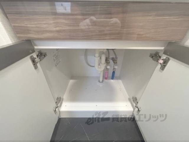洗面所　下部収納