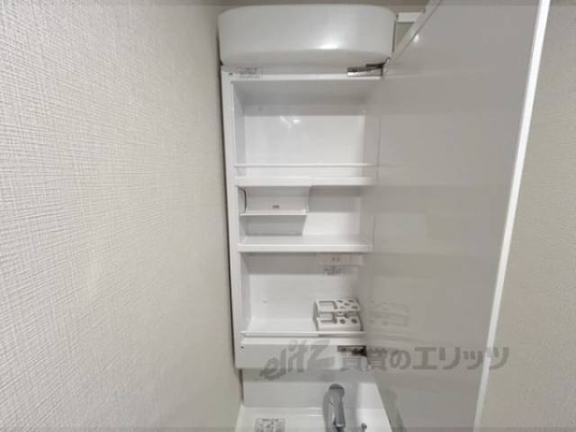 洗面所　上部収納