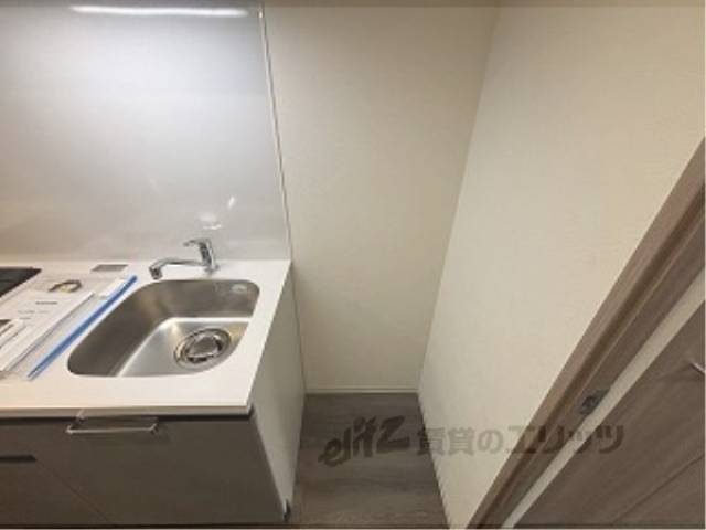冷蔵庫置場　照明