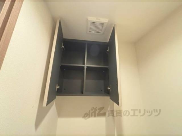 トイレ　上部収納