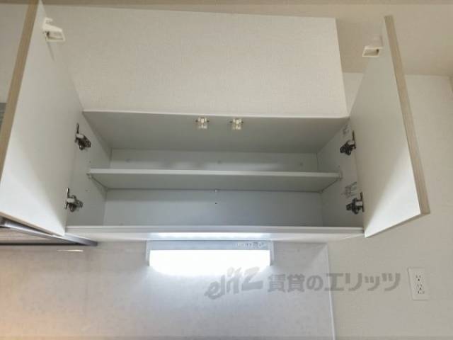 キッチン　上部収納