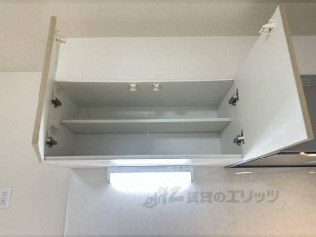 キッチン　上部収納