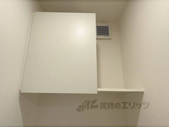 トイレ　収納棚