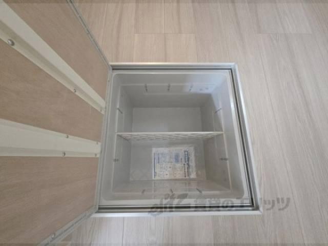 冷蔵庫置場　床下収納