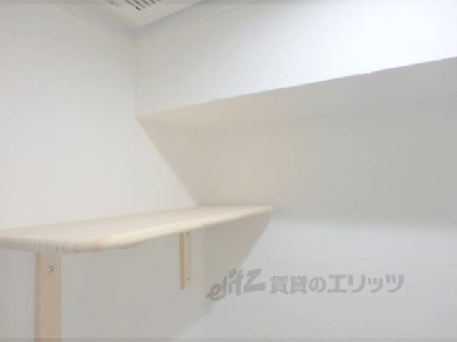 トイレ　上部棚
