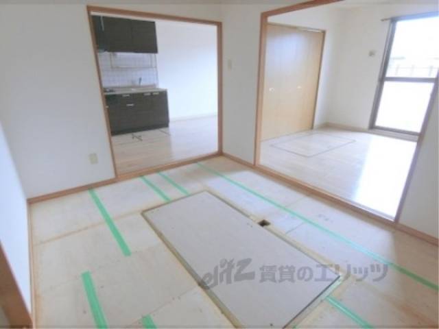 和室　修繕中