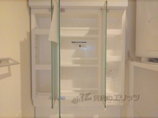 洗面所　収納上部