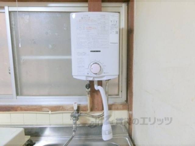 キッチン　給湯器