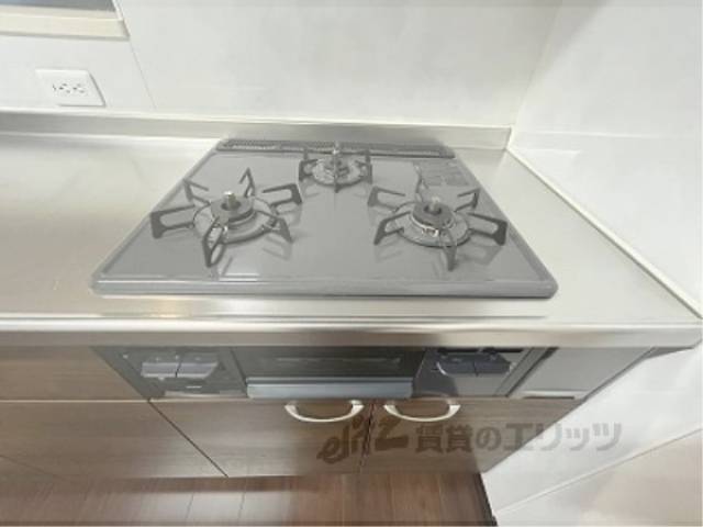 キッチン　ガス3口コンロ
