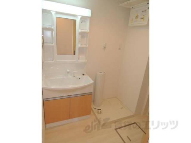 洗濯機置場　画像は反転タイプの部屋のものとなります。