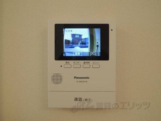 ＴＶモニターフォン　画像は反転タイプの部屋のものとなります。