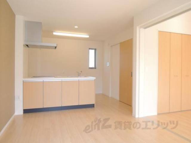 リビング　画像は反転タイプの部屋のものとなります。